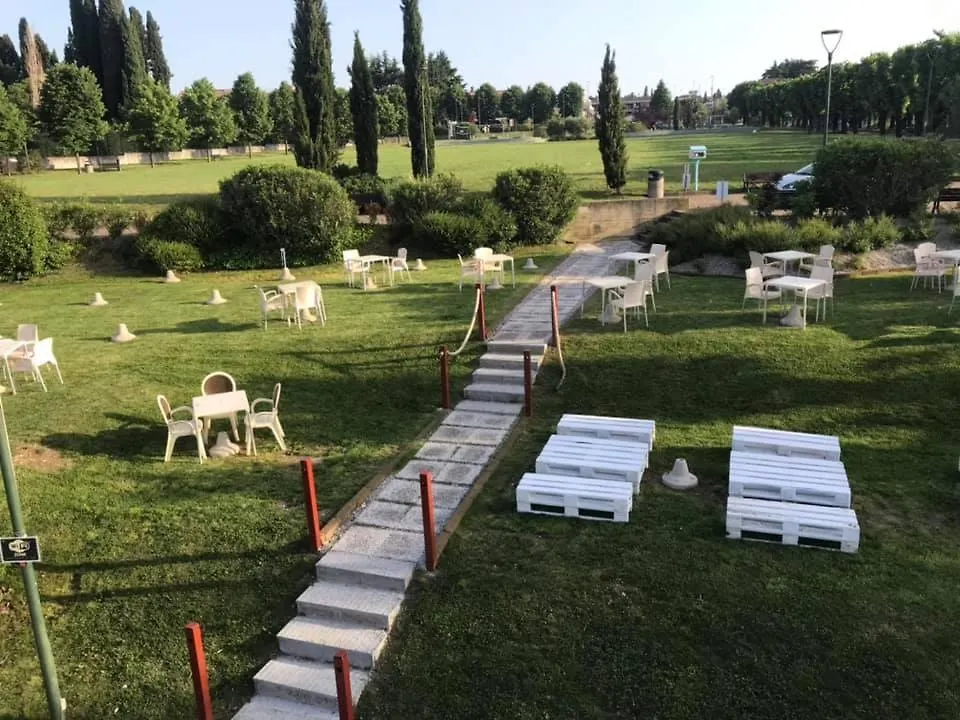Casa de Férias Appartamento Casa Vacanze Spiaggia D'Oro Desenzano del Garda