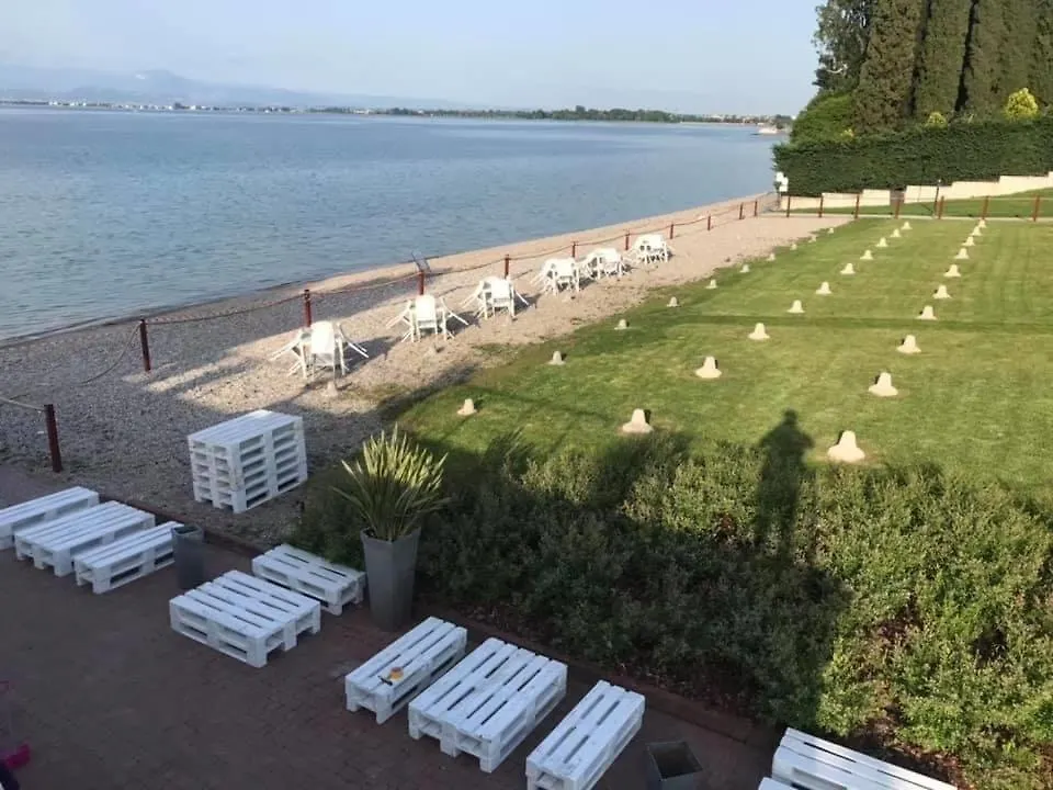 Appartamento Casa Vacanze Spiaggia D'Oro Desenzano del Garda