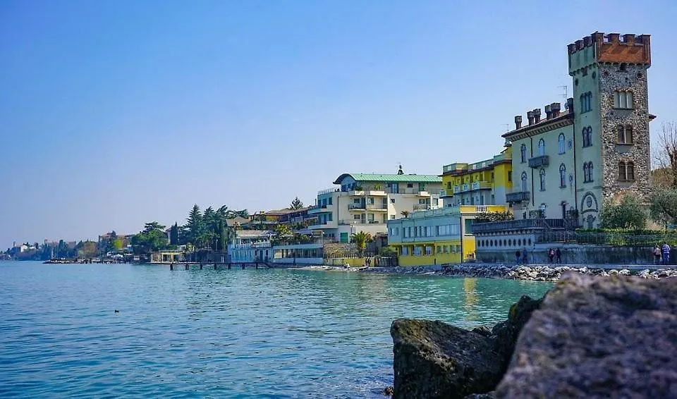 Appartamento Casa Vacanze Spiaggia D'Oro Desenzano del Garda Holiday home