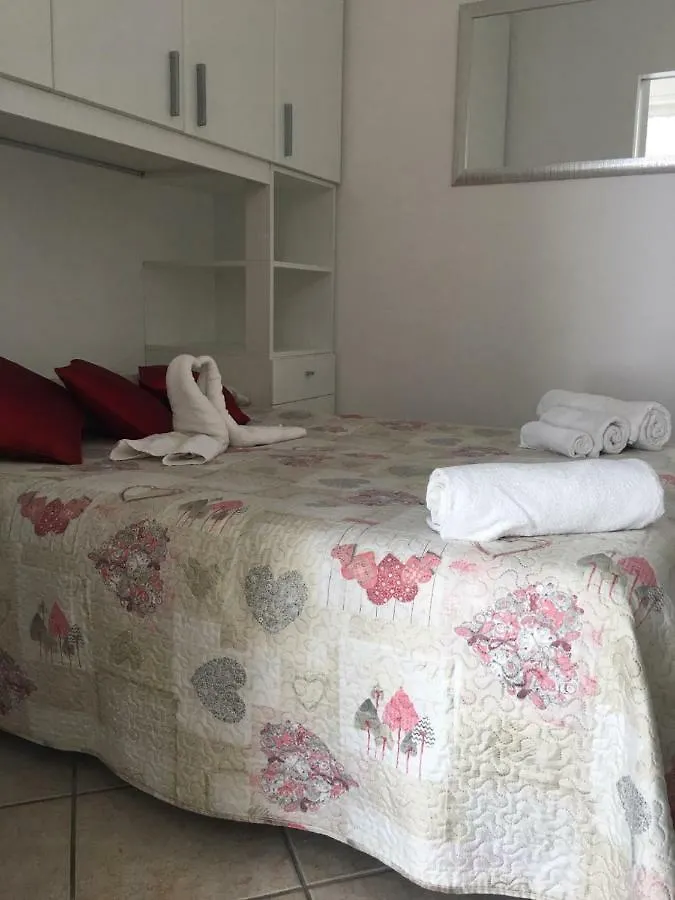 Appartamento Casa Vacanze Spiaggia D'Oro Desenzano del Garda 0*,  Italy